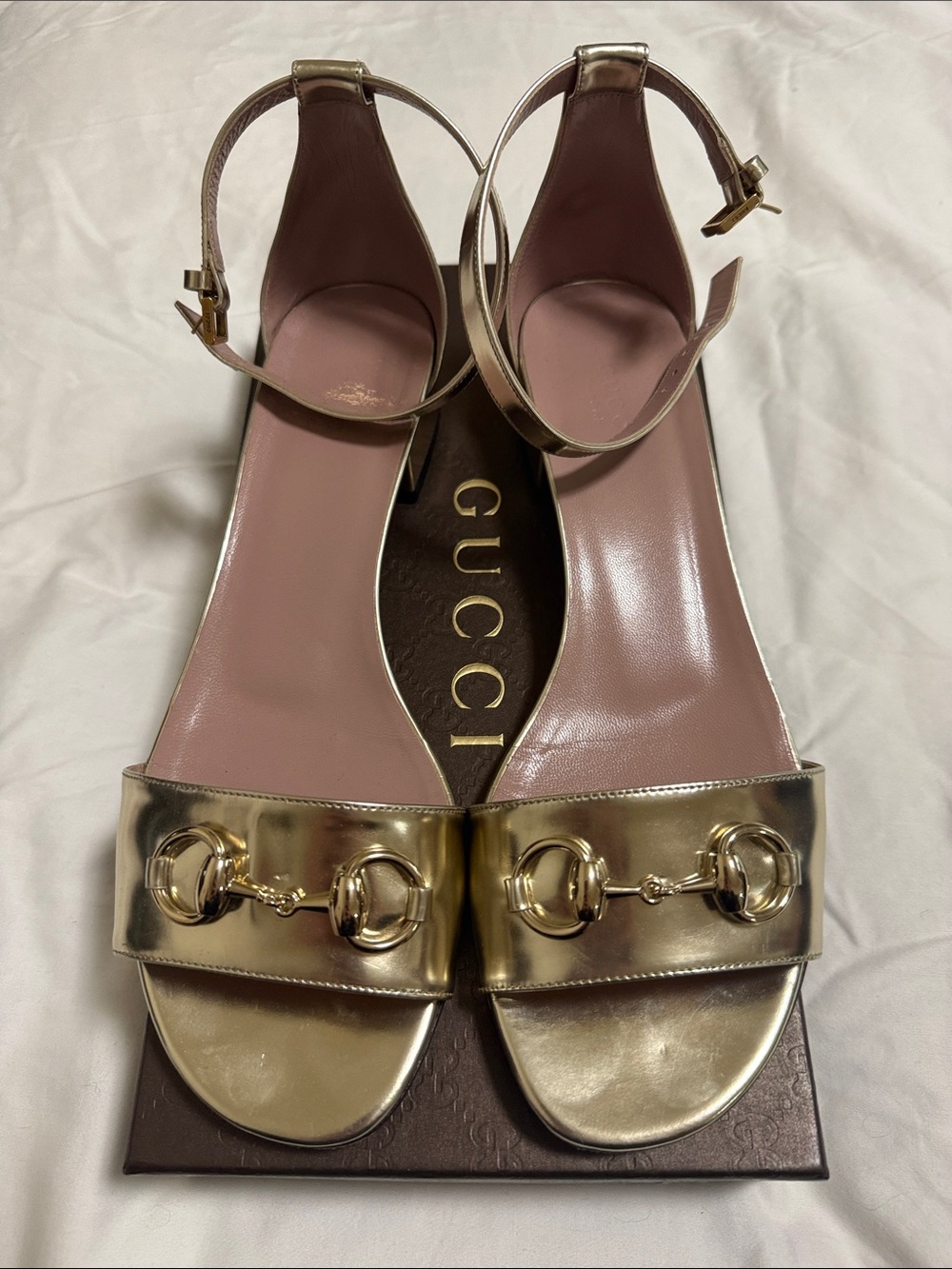 Gucci Metallic champagne Gold Slingback Sandals with Horsebit Detail. Size 39,5